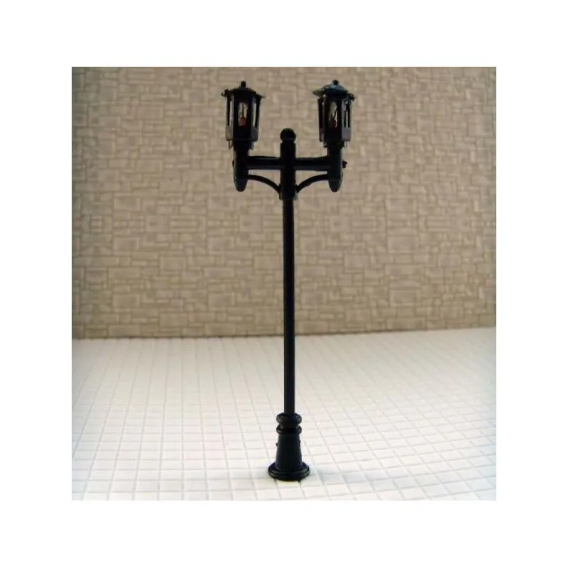 10 Lampadaires à double lumière. N° H206