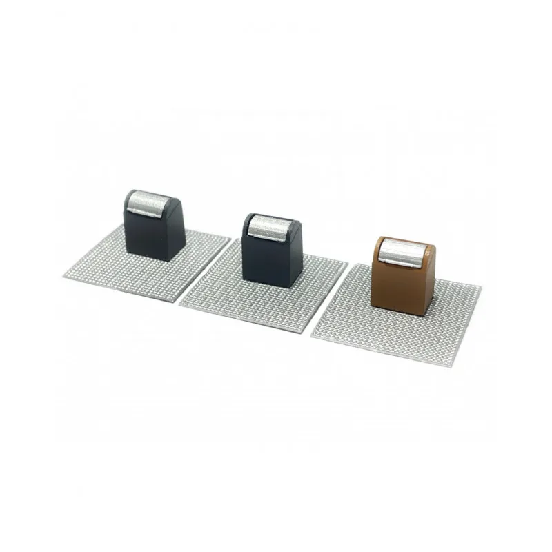 Conteneurs de recyclage. 87Train 221035