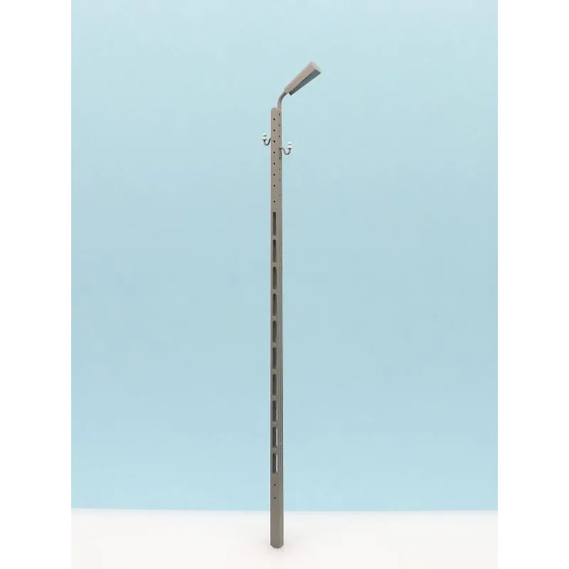 Mât électrique avec luminaire. KLUBA 2904