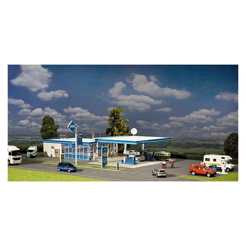 Station-service d’Aral. FALLER 130482